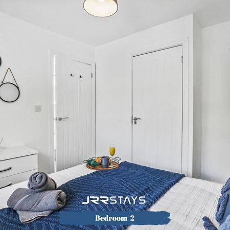 Wolverhampton - Amazing 3 Bedroom, Sleeps 6, Wi-Fi - Jrr Stays Εξωτερικό φωτογραφία