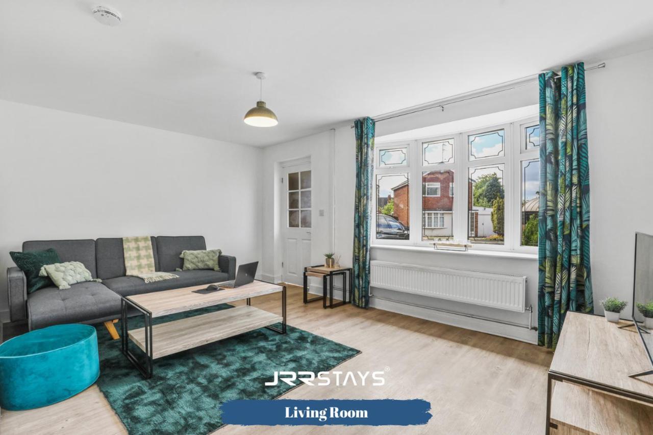 Wolverhampton - Amazing 3 Bedroom, Sleeps 6, Wi-Fi - Jrr Stays Εξωτερικό φωτογραφία