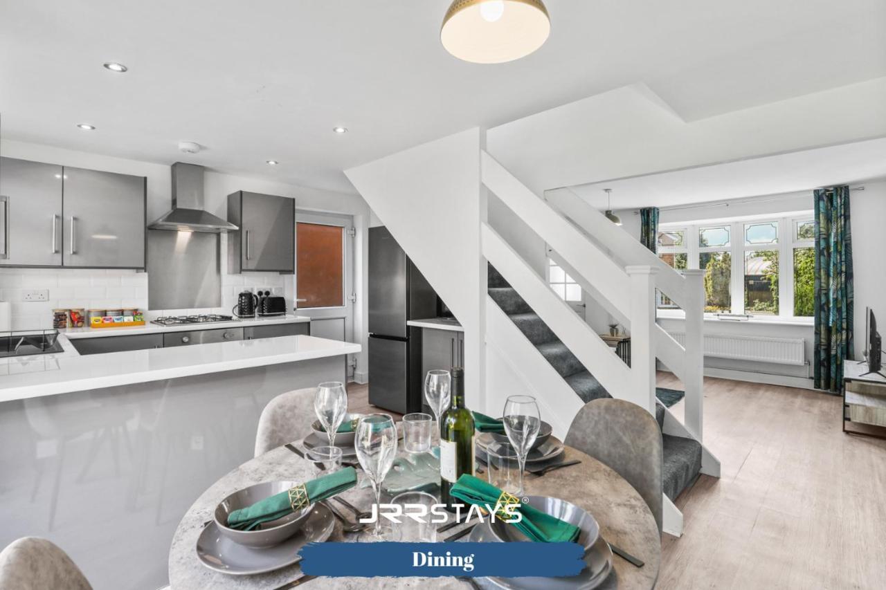 Wolverhampton - Amazing 3 Bedroom, Sleeps 6, Wi-Fi - Jrr Stays Εξωτερικό φωτογραφία
